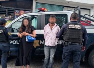 Detienen a un hombre y una mujer con arma de fuego y dosis de metanfetamina en la colonia Valle de Santiago