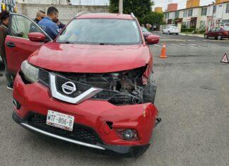 Accidente en Av Luis Donaldo Colosio moviliza a cuerpos de emergencia cerca del Hospital General de San Juan del Río
