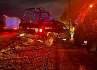 Aparatoso choque sobre la carretera San Juan del Río-Amealco deja a joven motociclista gravemente herido