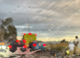 Motociclista lesionado tras ser impactado por un auto en carretar La Valla, San Juan del Río