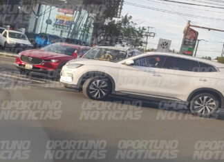 Choque múltiple en el puente del bulevar Hidalgo sobre la autopista México-Querétaro en San Jaun del Río