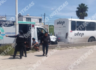 Choque por alcance frente al Cobaq 10 en San Pedro Ahuacatlán, San Juan del Río