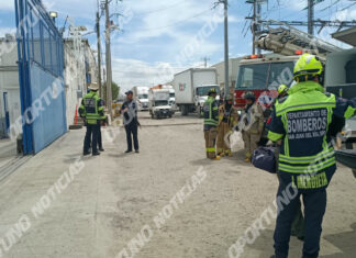 Fuego en la planta de Clarion moviliza a cuerpos de emergencia en la colonia Valle de Oro, San Juan del Rio