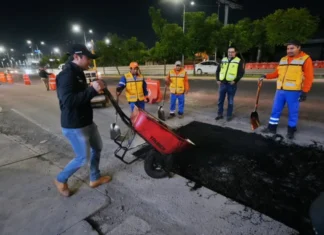 Supervisa Felifer Macías trabajos de mantenimiento vial en Querétaro