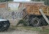 Camión de volteo se estrella contra una vivienda en la colonia Rancho Banthí, San Juan del Río