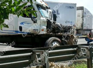 Fuerte choque entre dos unidades de carga en la autopista México-Querétaro a la altura de Loma Linda, San Juan del Río