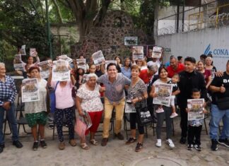 Juan Ángel Flores Bustamante escucha y atiende las necesidades de vecinos de Zacatierra en Cuernavaca