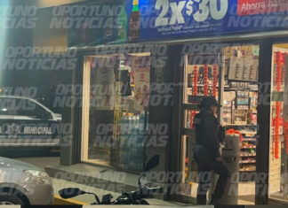 Sujetos asaltan con arma de fuego un oxxo en San Juan del Río